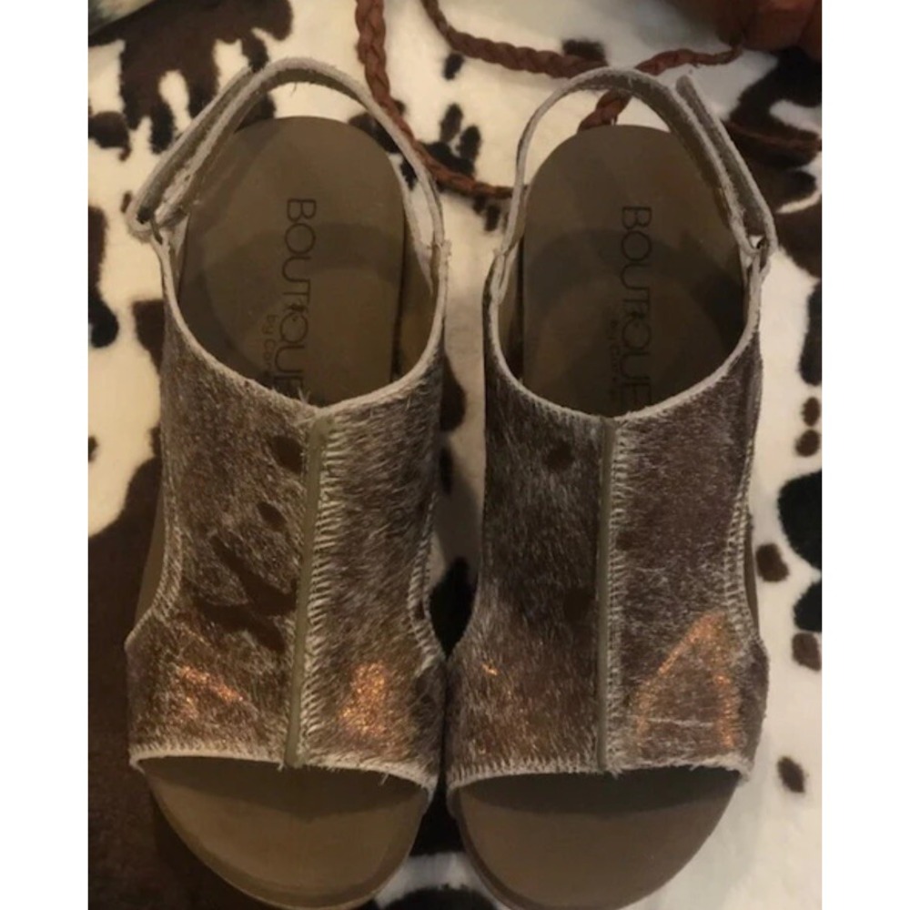 Corkys Pasture Wedge Women's Sandals Hair - On Cowhide‎ Western Size 9 New - Picture 3 of 5